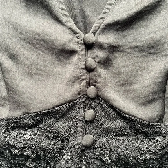 Nordstrom Black Satin Puff Sleeve Lace Trim V-Neck Crop Top Size XS - Picture 8 of 10